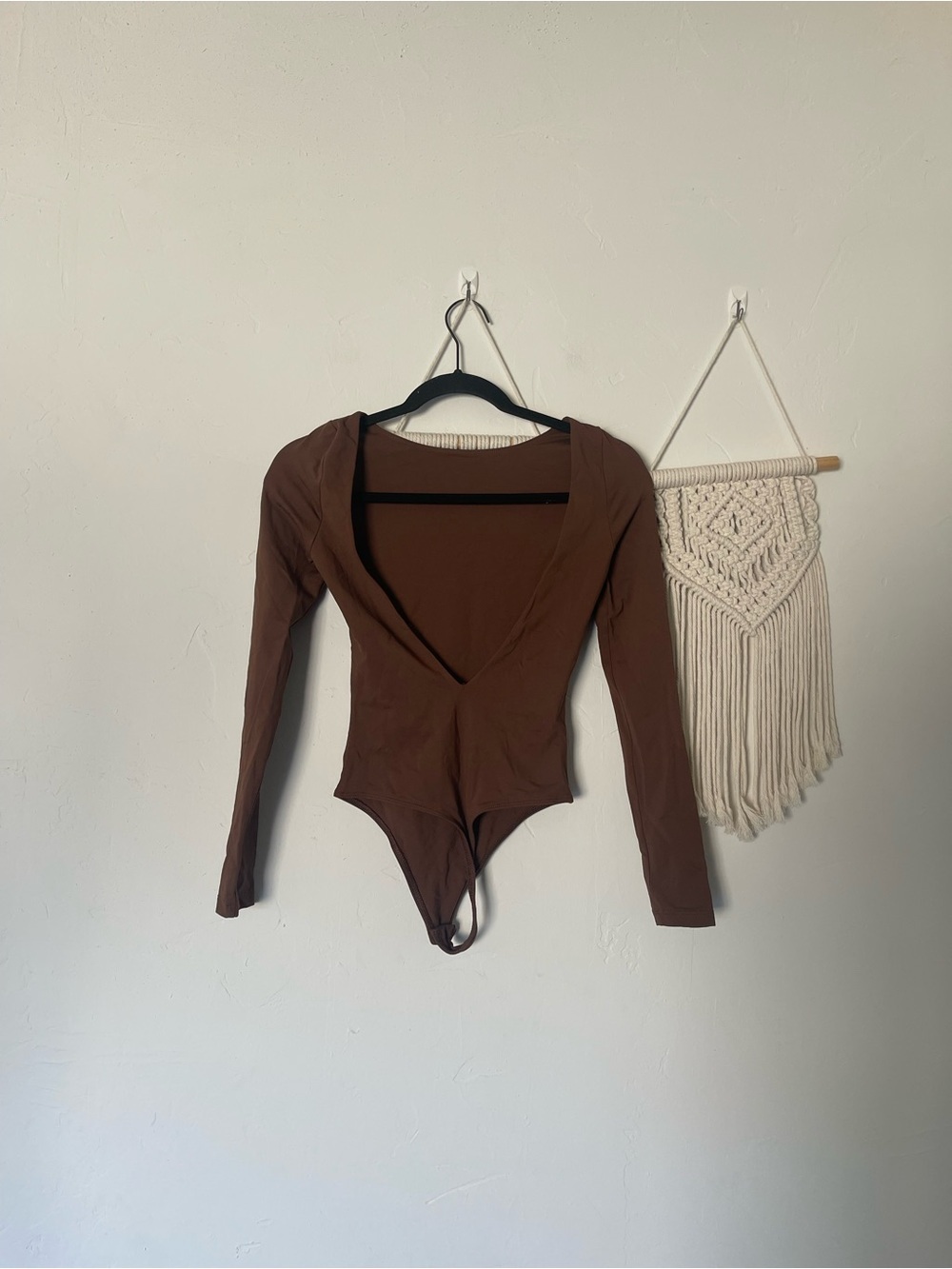 Aritzia Babaton Long Sleeve Bodysuit - Picture 2 of 5